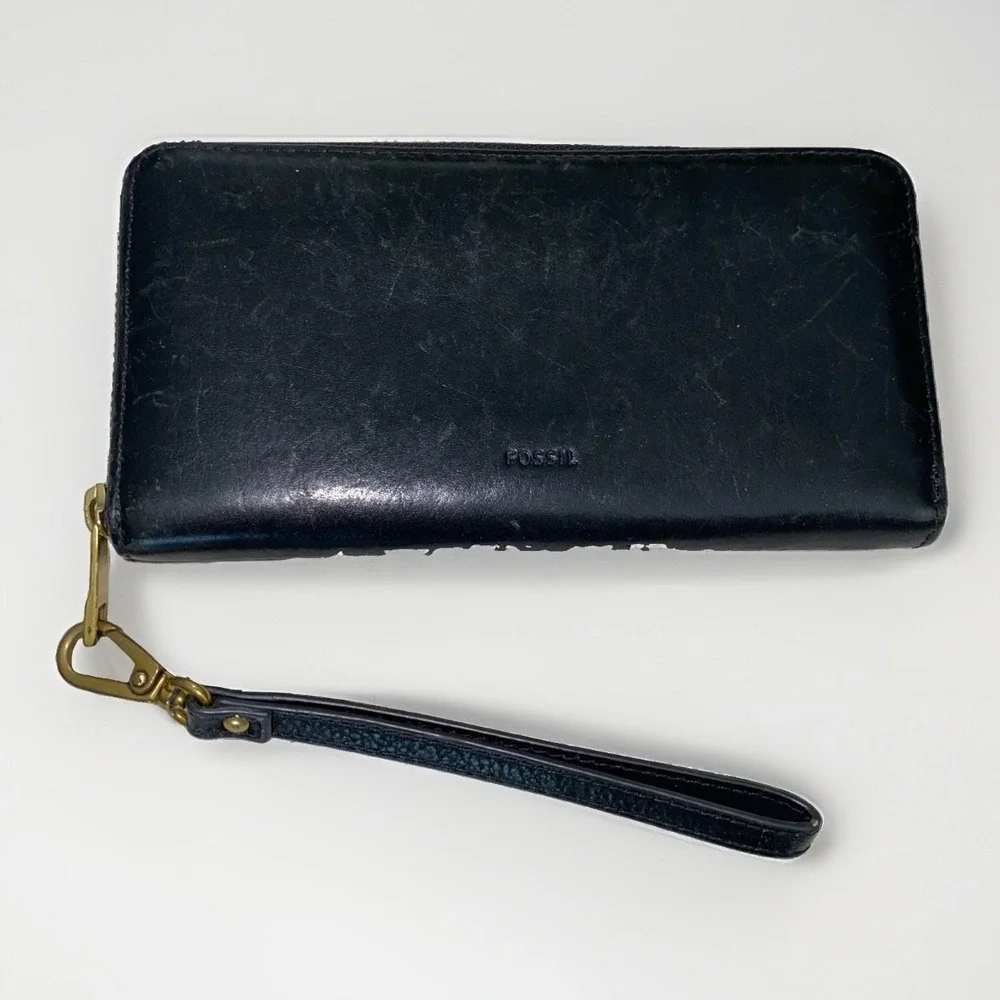 Fossil Black Leather Zip Around Wristlet Wallet Detachable Strap